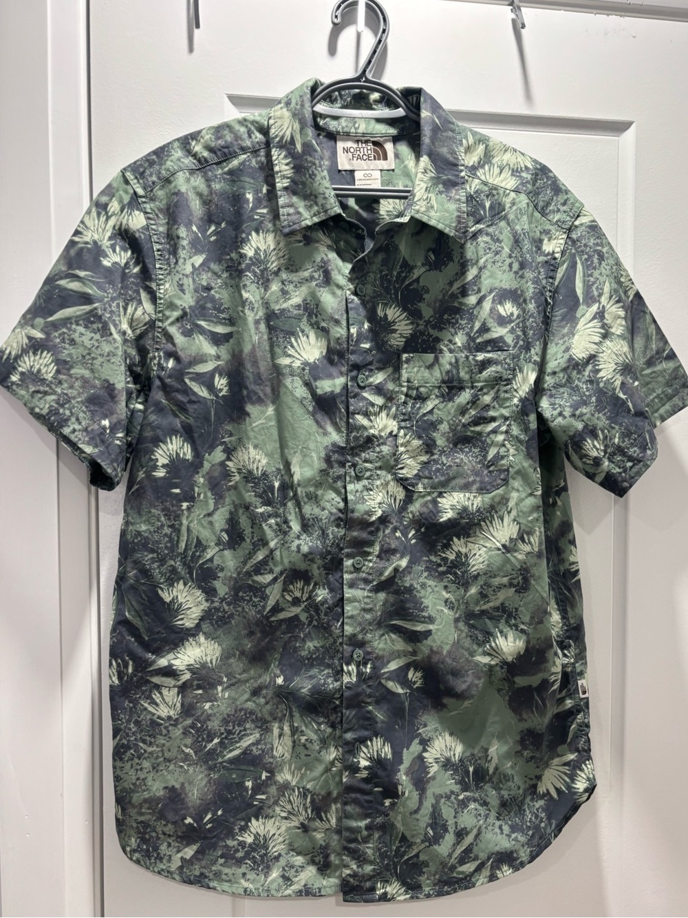 The North Face Men’s Green Floral Short-Sleeve Button-Up Shirt